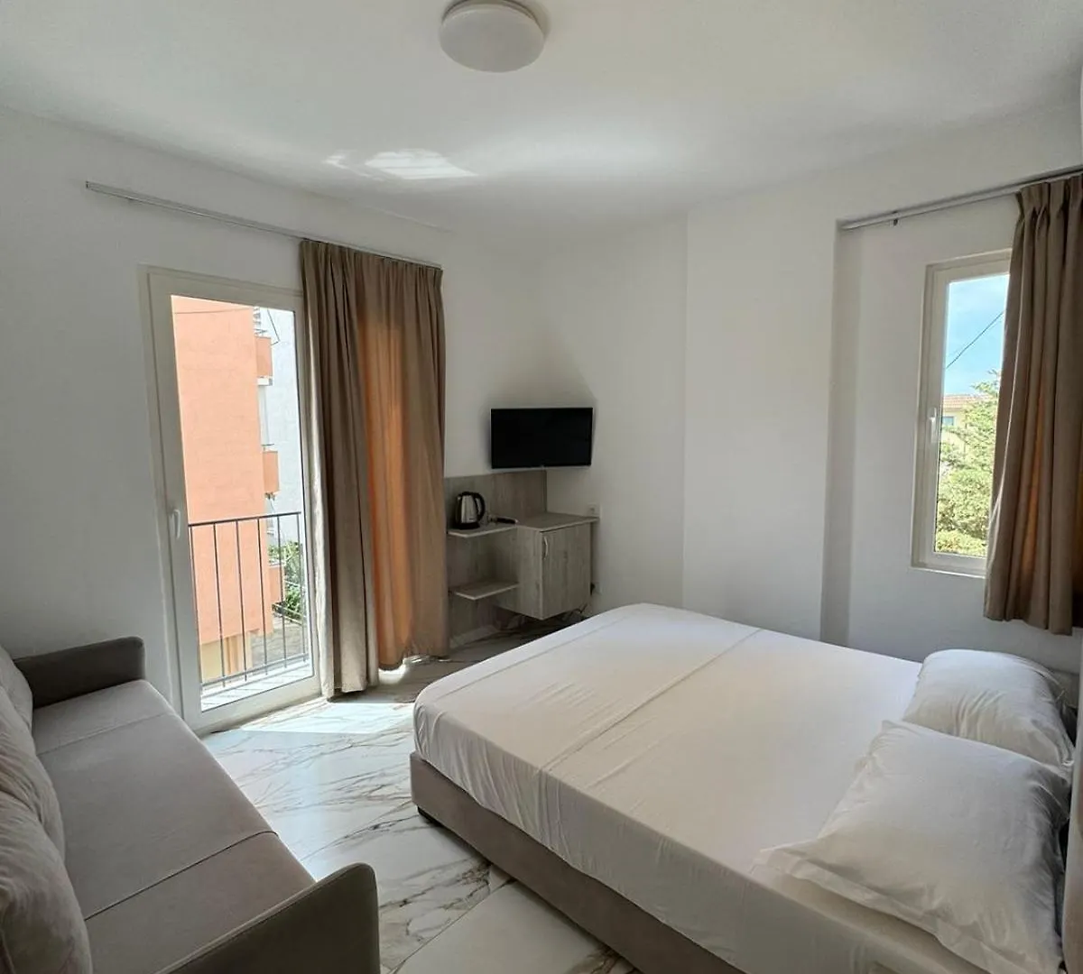 Star Holiday Apartments Golem  Albania